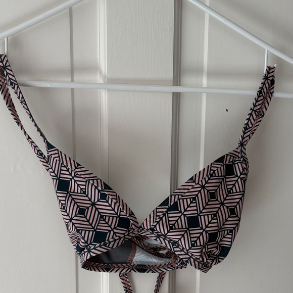 Triangle Bathing Suit Geometric Patterned Bikini Top - Picture 1 of 4
